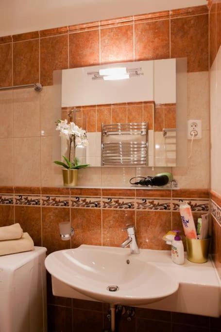 Rhythm And Style In Prague City Center Andel Apartment Ngoại thất bức ảnh