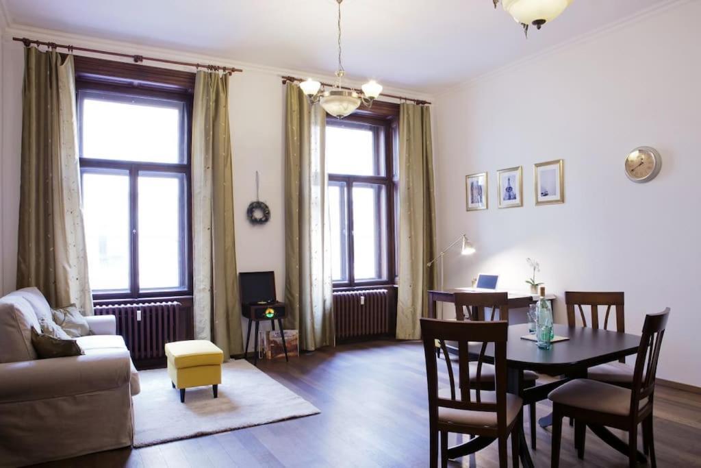 Rhythm And Style In Prague City Center Andel Apartment Ngoại thất bức ảnh